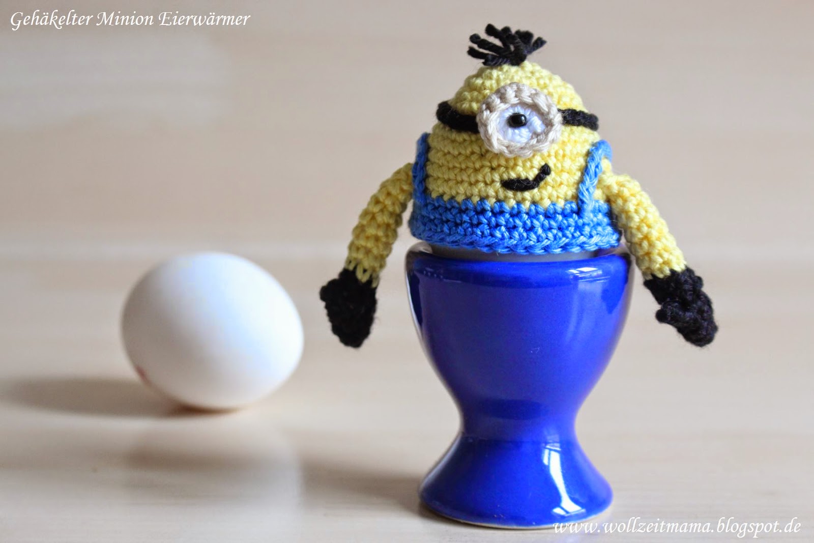 Wollzeitmama: Eierwärmer häkeln im Stil der Minions Wollzeitmama: Eierwärmer häkeln im Stil der Minions